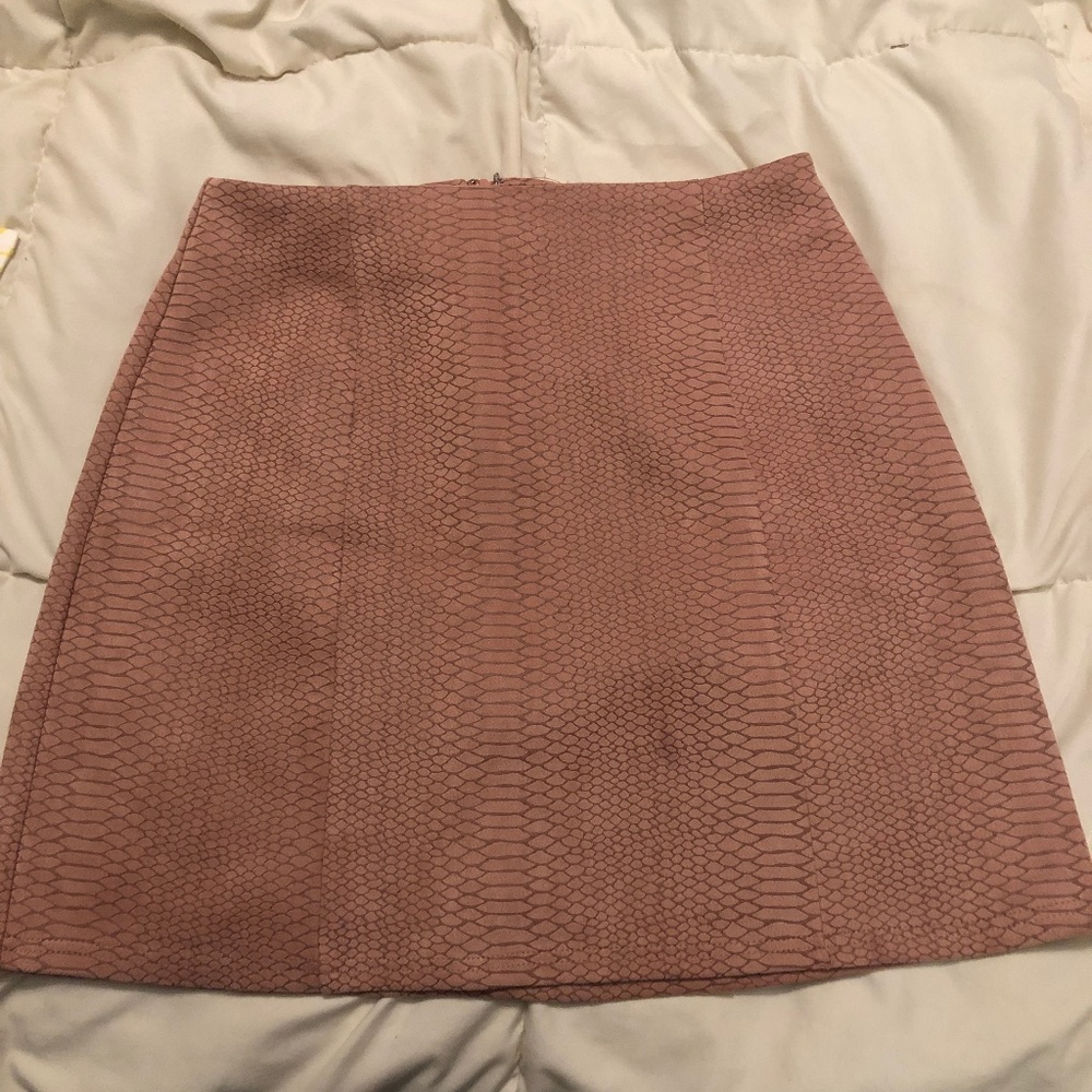 Suede animal print  mauve skirt